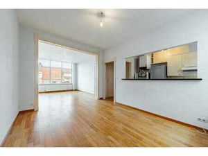 Excellente localisation et à remettre au goût du jour