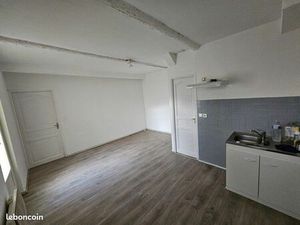 T2 33 m2 avec acces cours