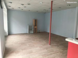 Local commercial plein centre boulevard CAUSSADE