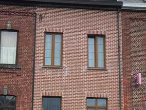 JEMEPPE-SUR-SAMBRE Place de la Station  7