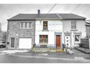 MAISON 2-3 CHAMBRES A RAFRAICHIR AVEC PETIT JARDIN