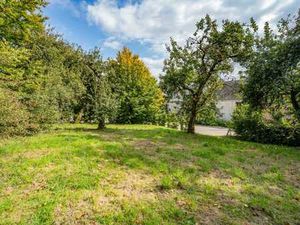 Terrain de 12 ares (50m à rue) avec permis à Vaux-sur-sûre