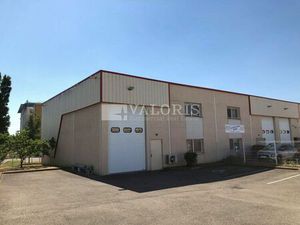 Location commerce 192 m² à Chassieu (69680)