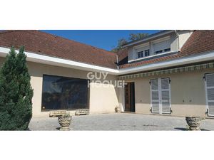 Maison spacieuse à vendre à Bourg-en-Bresse - 8 pièces  5 chambres