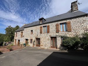 Vente maison 12 pièces 125 m² à Saint-Pois (50670)  236 250 €