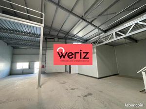 Local industriel 1 050 m²