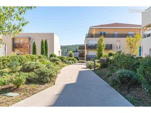 Parking 12 m² Meyreuil