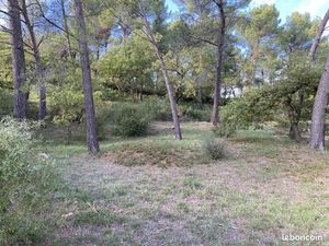 Terrain 700 m² Greasque