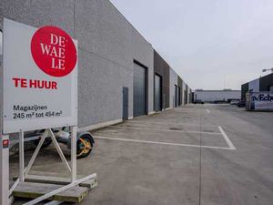 Nouvel entrepôt situé au centre de Zwevezele