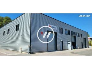 Local d'activité 151 m²