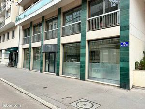 Local professionnel 89m2 en RDC