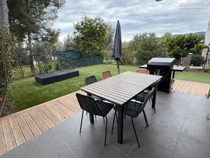 A vendre villa T3 récente avec loggias et jardin