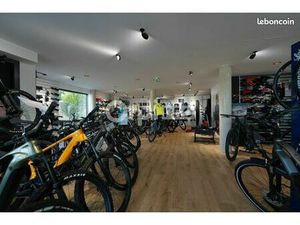 Local commercial 180 m²