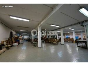 Local d'activité 2 300 m²