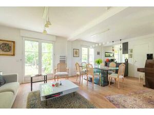 Appartement de 4 pièces de 80 m² situé à Garches