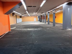 Local commercial de 980 m2 - Dax Avenue Saint Vincent de Pau