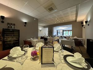 Fonds de commerce HOTEL RESTAURANT à vendre proche de ROANNE (42) -