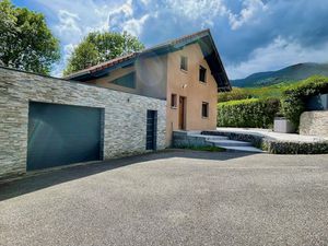 Maison avec piscine et 5 chambres