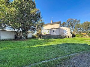 Maison ancienne à vendre au coeur de Juigné sur Loire sur une belle parcelle close de plus
