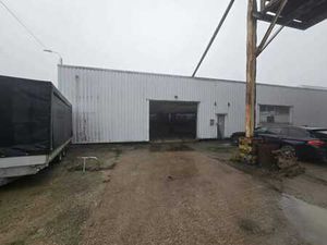 Dépôt de 840m² à louer à Malines