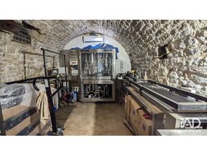 Vente locaux professionnels 137 m² à L'Isle-sur-la-Sorgue (84800)  160 000 €