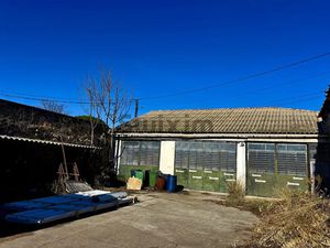 Vente locaux professionnels 92 m² à Nimes (30000)  230 000 €