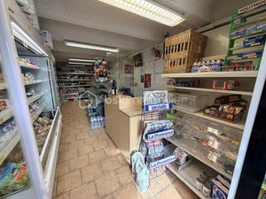 Vente locaux professionnels à Saint-Cyr-sur-Mer (83270)  235 000 €