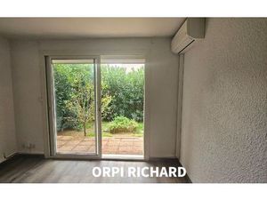 Location appartement  40 m² T-2 à Six-Fours-les-Plages  760 €