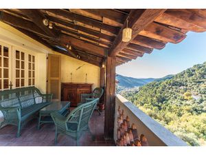 Studio avec terrasse dans le village médiéval de Peillon à
