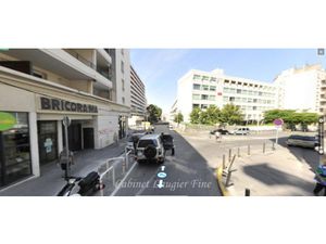 Box fermé avec electricité bd sauveur tobelem 13007