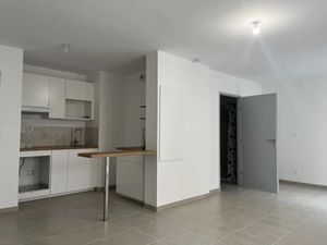 Location appartement 1 pièce 35 m² à Marseille 4ème (13004)  700 €