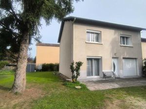 Maison idéalement située  avec grand jardin et garage