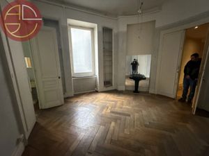 Location locaux professionnels 176 m² à Toulouse (31000)  2 760 €