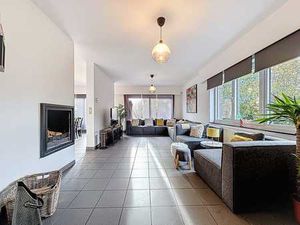 Maison familiale 4 chambres  bureau  salle de jeux et jardin