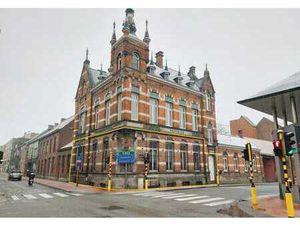 HANDELSGELIJKVLOERS / 125m² / TOP LIGGING