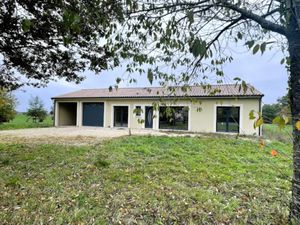 Location maison 4 pièces 108 m² à Bassillac et Auberoche (24330)  1 100 €