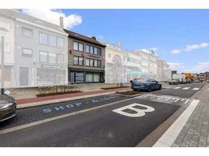 Maison de commerce dans le centre!