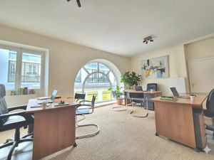 Location locaux professionnels 5 pièces 55 m² à Nantes (44000)  987 €