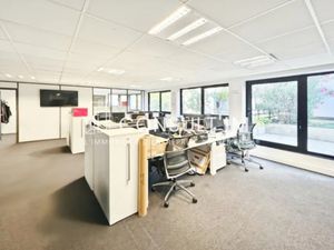 Location locaux professionnels 93 m² à Boulogne-Billancourt (92100)  2 733 €