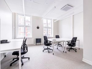 Location meublée locaux professionnels 100 m² à Bordeaux (33000)  6 088 €
