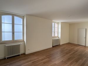 ORLEANS CHARMANTE MAISON A LOUER QUARTIER CHARPENTERIE