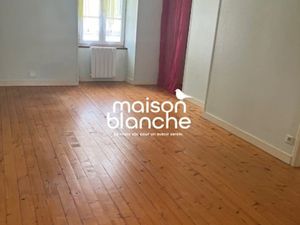 Location maison 2 pièces 43.81 m² à Surgères (17700)  498 €