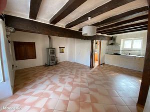 Centre de Grez-Neuville  Location appartement-duplex T3 de 64M2