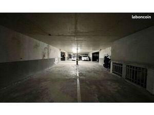 2 places en enfilade 25 m2 sécurisé immeuble neuf