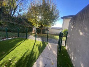 2MN EST VILLEFRANCHE (01) Duplex en rez-de-jardin avec garage