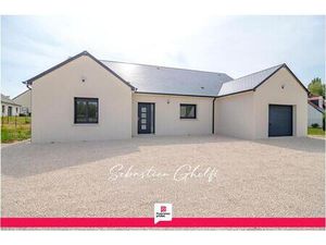 Maison de plain-pied-grande pièce de vie-3 chambres dont 1 suite-grand garage-