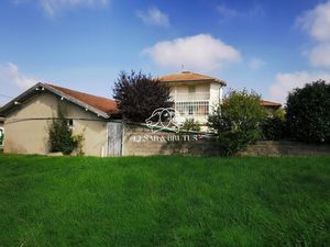 Maison avec dépendances à rénover + grand terrain divisible