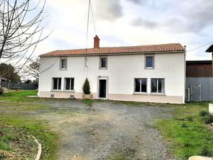 Maison 195 m² avec piscine & grandes dépendances – Pouillé