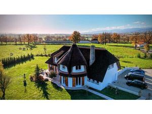 Exceptionnelle Villa de 332 m²  Saint-Forgeux-Lespinasse