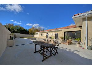 Jolie villa T5 de 190 m² à vendre à Saint-Jean-De-Rives